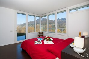 Family Villa, Multiple Bedrooms, Mountainside (Villa Intelvi) | 6 bedrooms, iron/ironing board, WiFi, bed sheets - Villa Intelvi (Cerano d'Intelvi)