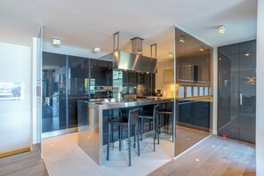 Familienapartment, Mehrere Schlafzimmer, Bergseite (Sant' Andrea Deluxe) | Eigene Küche