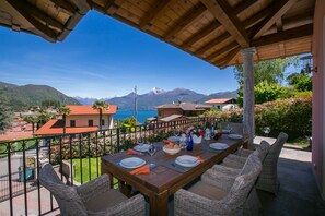Villa Familiale, 5 chambres, côté montagne (Villa Rosalia) | Terrasse/Patio