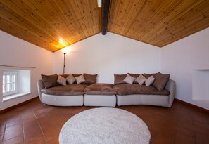 Maison mitoyenne Lune de Miel, plusieurs chambres, côté montagne (Villa Patricia) | Coin séjour