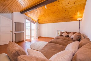 Townhouse – honeymoon, 2 soverom, peis, ved fjell (Villa Patricia) | 2 soverom, strykejern/-brett, wi-fi (mot et tillegg) og sengetøy