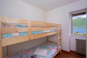 蜜月联排别墅, 多间卧室, 山腰 (Villa Patricia) | 2 多间卧室、熨斗/熨衣板、收费 WiFi、床单