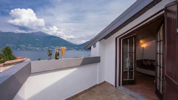 Honeymoon Townhome, 2 Bedrooms, Mountainside (Villa Patricia) | Terrace/patio