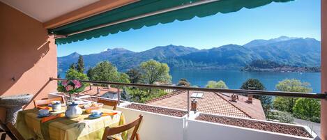 อพาร์ทเมนท์สำหรับครอบครัว, หลายห้องนอน, 2 ห้องน้ำ, ติดภูเขา (Cadenabbia Vista Lago) | ระเบียง