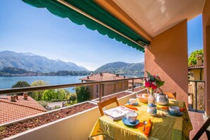Apartamento familiar, 3 habitaciones, 2 baños, junto a la montaña (Cadenabbia Vista Lago) | Restaurante al aire libre