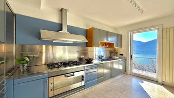 Family Villa, Multiple Bedrooms, Mountainside (Villa Isola Verde) | Private kitchen | Microwave, oven, stovetop, dishwasher