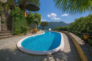 Seasonal outdoor pool - Villa Isola Verde (Valsolda)