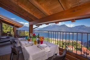 Appartement Familial, plusieurs lits, 2 salles de bains (Borgo La Sorgente - Tulipano) | Terrasse/Patio