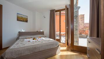Apartamento família, vários quartos, 2 banheiros, ao lado da montanha (Borgo La Sorgente - Erica) | Vista do quarto