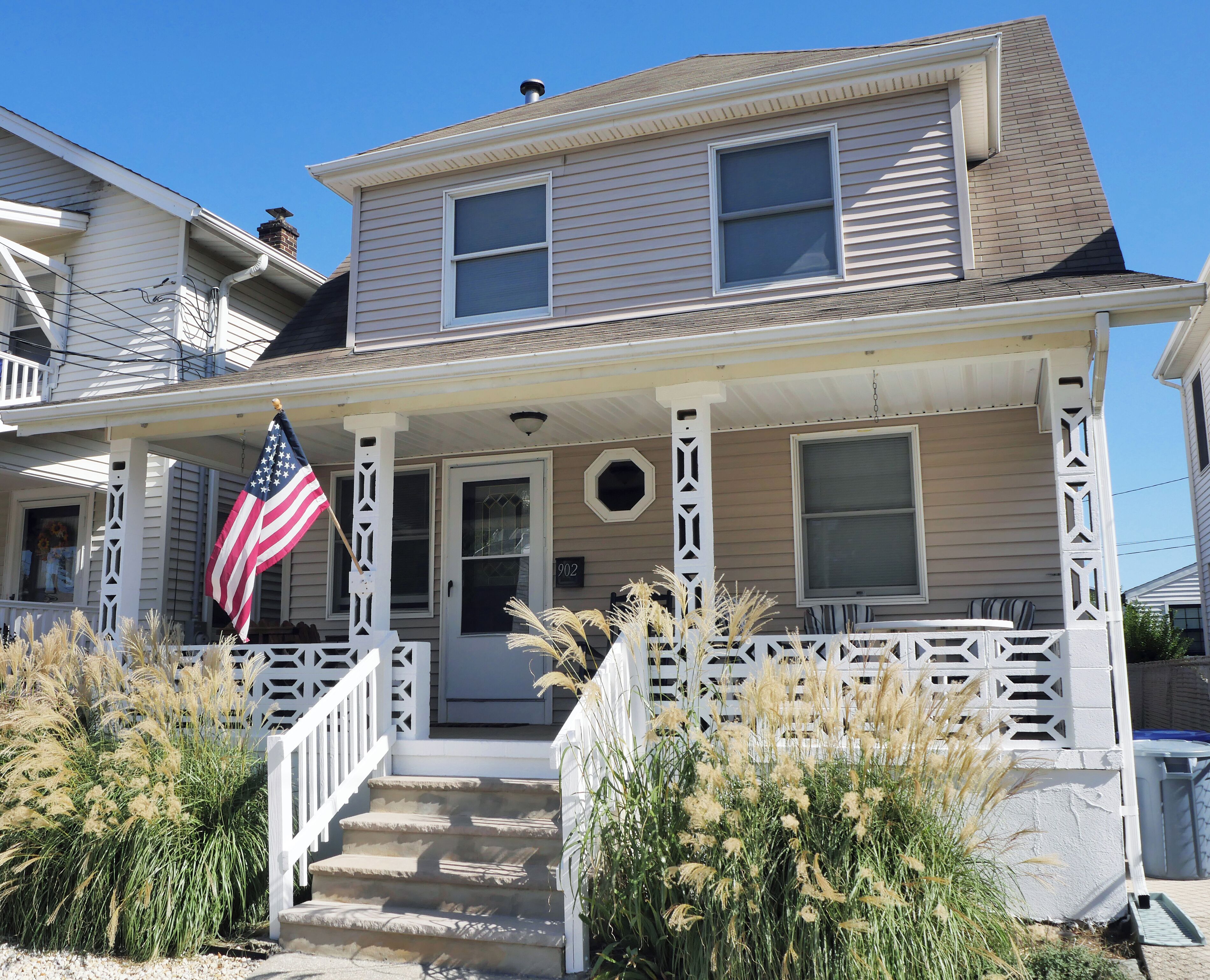 Belmar, NJ - 1 Block to the Beach!!
