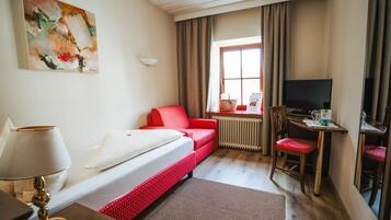 Standard-Einzelzimmer, 1 Einzelbett | Allergikerbettwaren, Zimmersafe, Schreibtisch, kostenloses WLAN