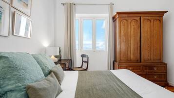 4 slaapkamers, een strijkplank/strijkijzer, gratis wifi, beddengoed