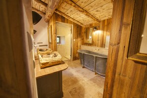 Casa, baño en la habitación (Le Cellier) | Baño