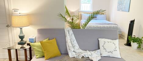 1 bedroom, desk, iron/ironing board, free WiFi