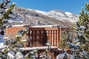 Exterior - Luxury Condo in Prime Location with Hot Tub & Recreation! (Park City)