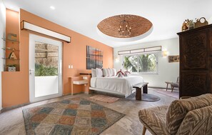 4 bedrooms, in-room safe, iron/ironing board, free WiFi - Stunning Views - New luxury home with 4 king suites, TWO pools and Ocean Access! (Isla Mujeres)