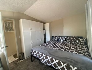 2 dormitorios, tabla de planchar con plancha, wifi y ropa de cama