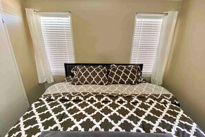 2 bedrooms, iron/ironing board, WiFi, bed sheets