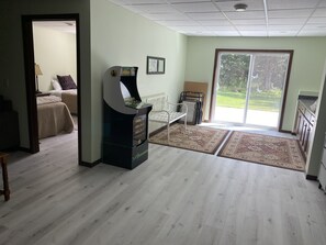 5 bedrooms, free WiFi, bed sheets