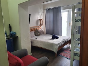 Casa conforto, vários quartos | Individualmente decorados, individualmente mobiliados, Wi-Fi de cortesia
