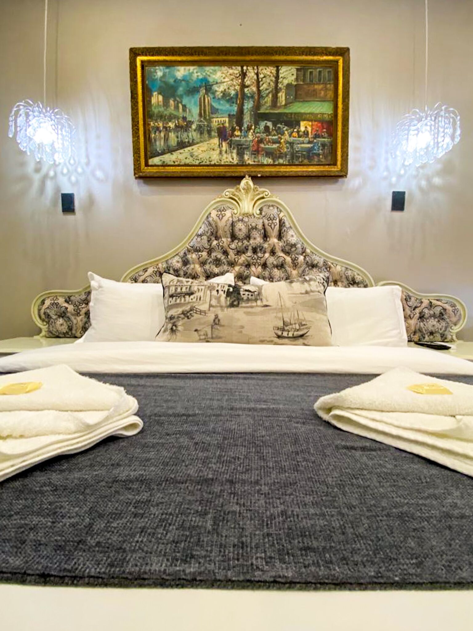 Deluxe Double Room | Pillow-top beds, individually decorated, individually furnished