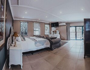 行政套房, 1 間臥室 | 特厚豪華床墊、獨特設計、獨特裝修、免費 Wi-Fi