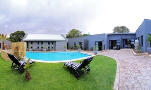 Outdoor pool, pool loungers