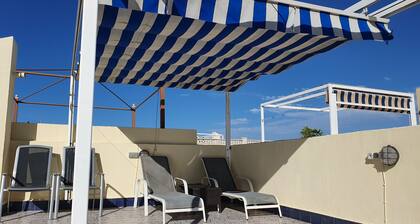 Tranquil 2 Bedroom Duplex Apartment overlooking Lakes