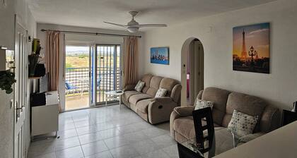 Tranquil 2 Bedroom Duplex Apartment overlooking Lakes