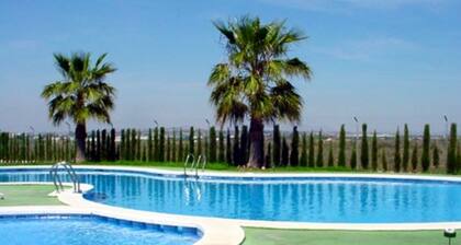 Tranquil 2 Bedroom Duplex Apartment overlooking Lakes