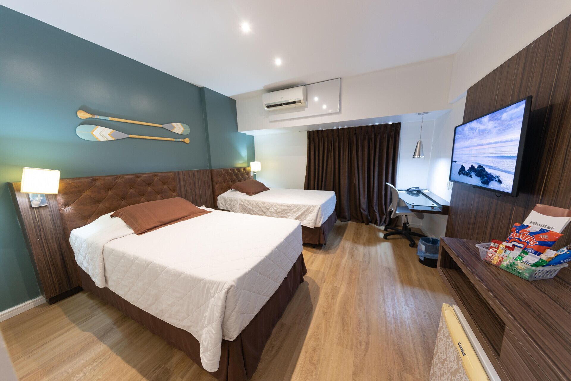 Minibar, Schreibtisch, kostenloses WLAN, Bettwäsche
