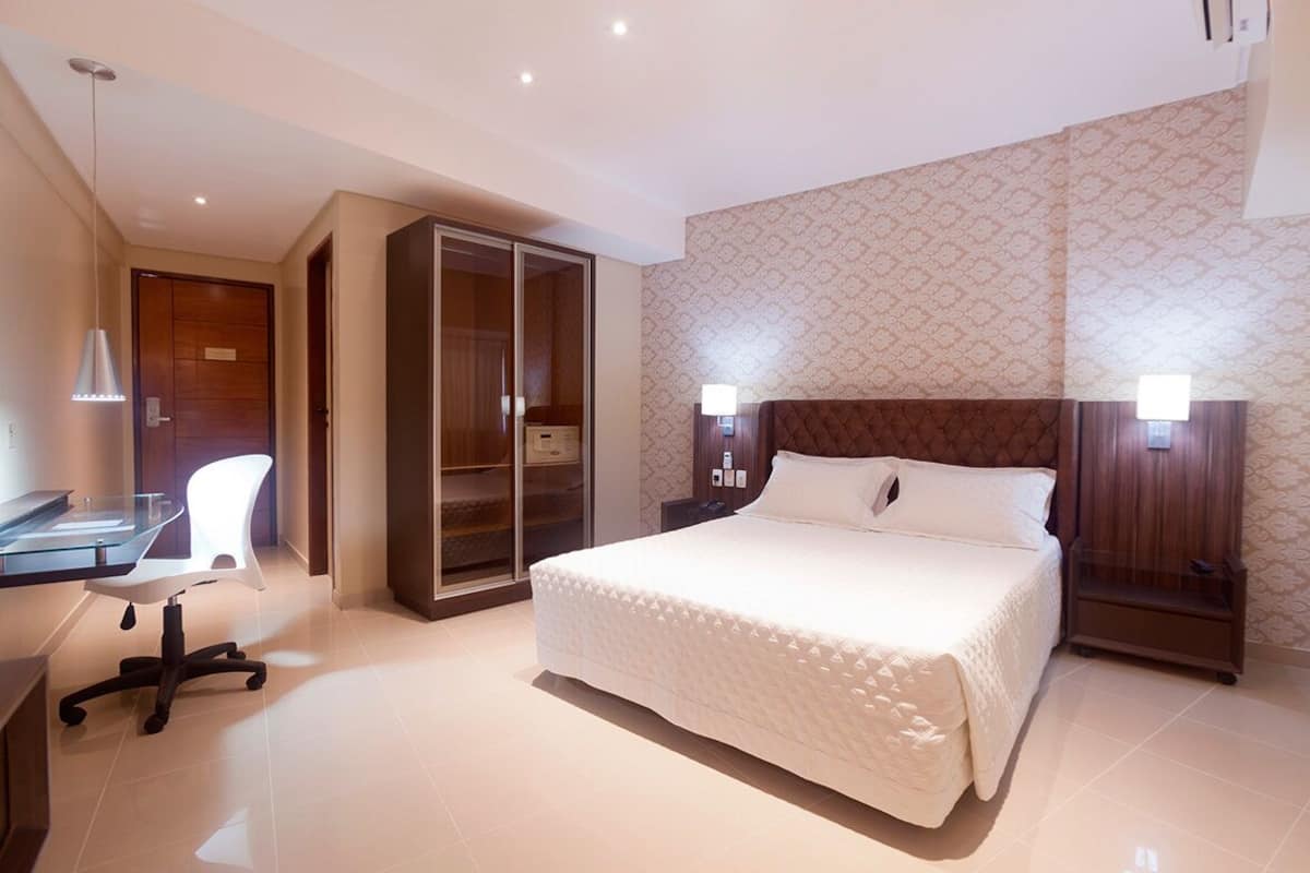 Standard Room | Minibar, desk, WiFi (free), bed sheets