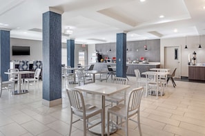 Petit déjeuner buffet compris tous les jours