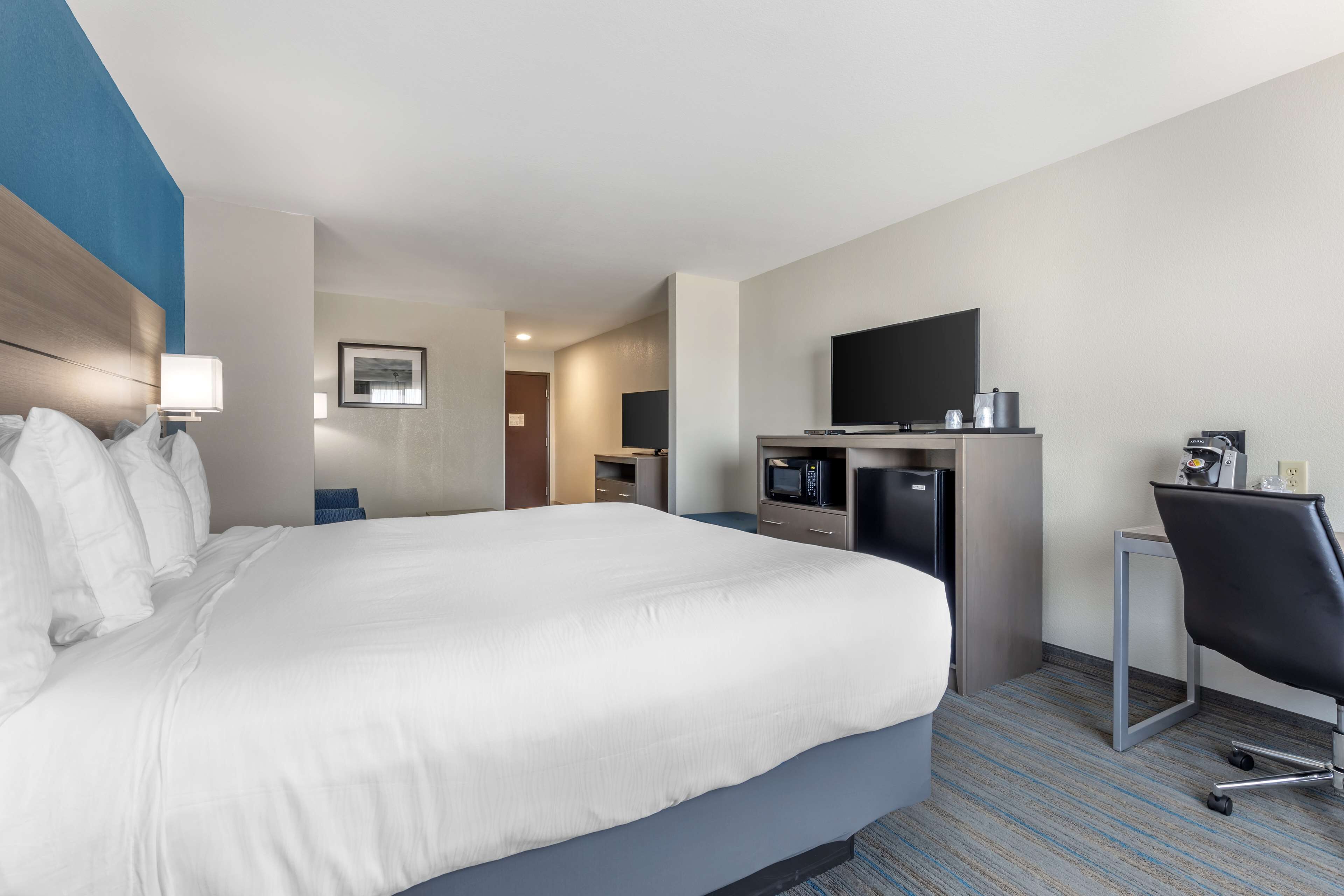 desk, laptop workspace, soundproofing, iron/ironing board