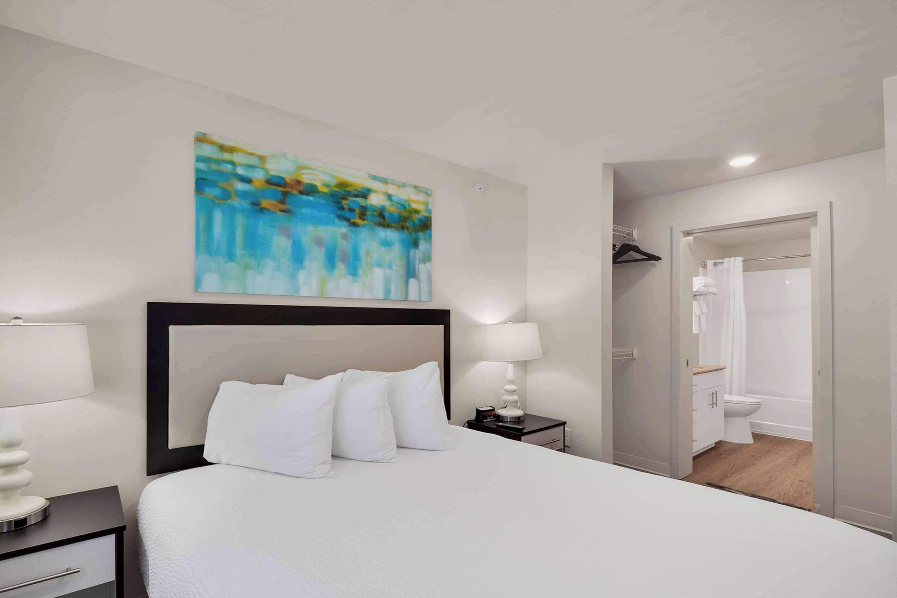 premium bedding, pillow-top beds, free wifi, bed sheets