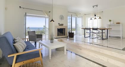 Villa with Private Pool & Sea View