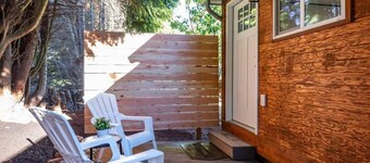 Clean & Private Escape! Tiny home style