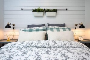 1 slaapkamer, een strijkplank/strijkijzer, gratis wifi, beddengoed