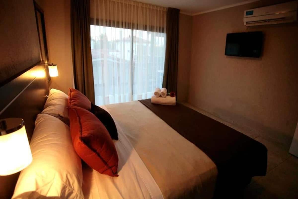 1 bedroom, in-room safe