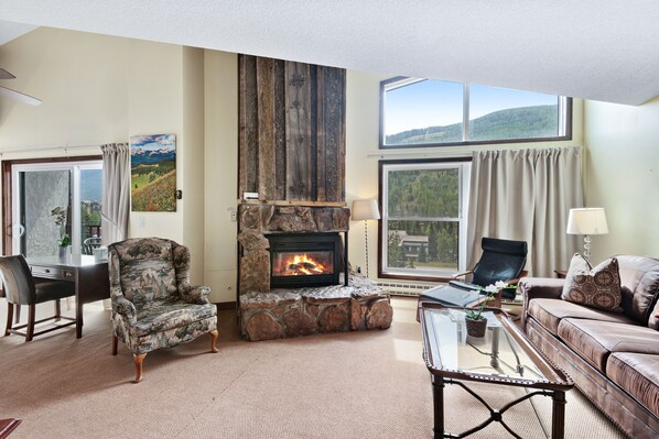 Smart TV, fireplace, DVD player