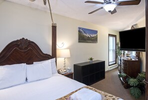 3 bedrooms, in-room safe, desk, iron/ironing board