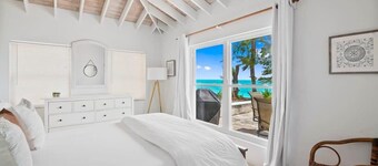 Beachfront White Palm Villa- Tar Bay, Great Exuma