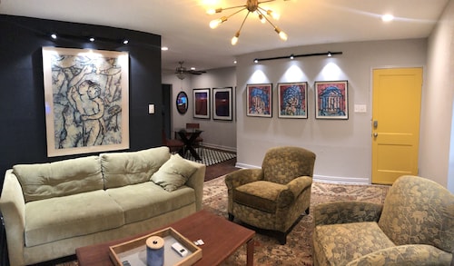 Mid-century Modern Apartment Tucked In The Montrose