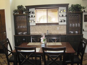 Dining - Hidden Oasis with pool and garden (Fair Oaks)