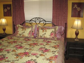 3 Schlafzimmer, Schreibtisch, Bügeleisen/Bügelbrett, kostenloses WLAN