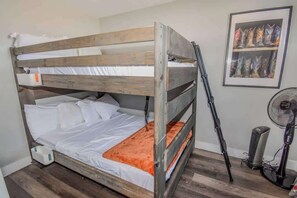 2 Schlafzimmer, Bügeleisen/Bügelbrett, Reisekinderbett, WLAN