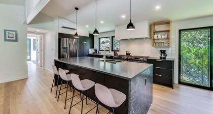 Bright modern retreat w/private hot tub Beach1 Block Fire Pit