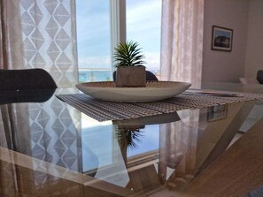 Dining - Tolles Ferienhaus mit Pool Maisonette in Kroatien (Bilice)