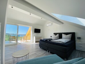 3 bedrooms, travel crib, WiFi, bed sheets - Tolles Ferienhaus mit Pool Maisonette in Kroatien (Bilice)