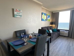 Dining - Beautiful Clean Modern Direct Oceanfront Unit With Amazing Views (Myrtle Beach)
